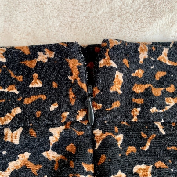 💥2/$30 Lord & Taylor Knit Animal Print Pencil Skirt sz12 - Picture 7 of 10